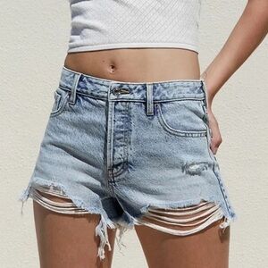 PacSun High Rise Distressed Mom Denim Shorts in Light Wash Size 26